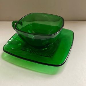 Anchor Hocking Forest Green depression glass cups and saucers (4)